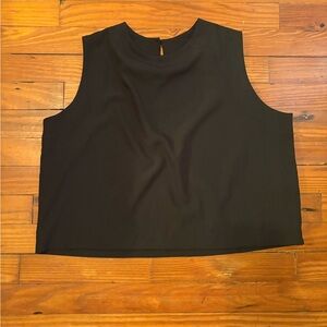 Chic Black Sleeveless Crop Top